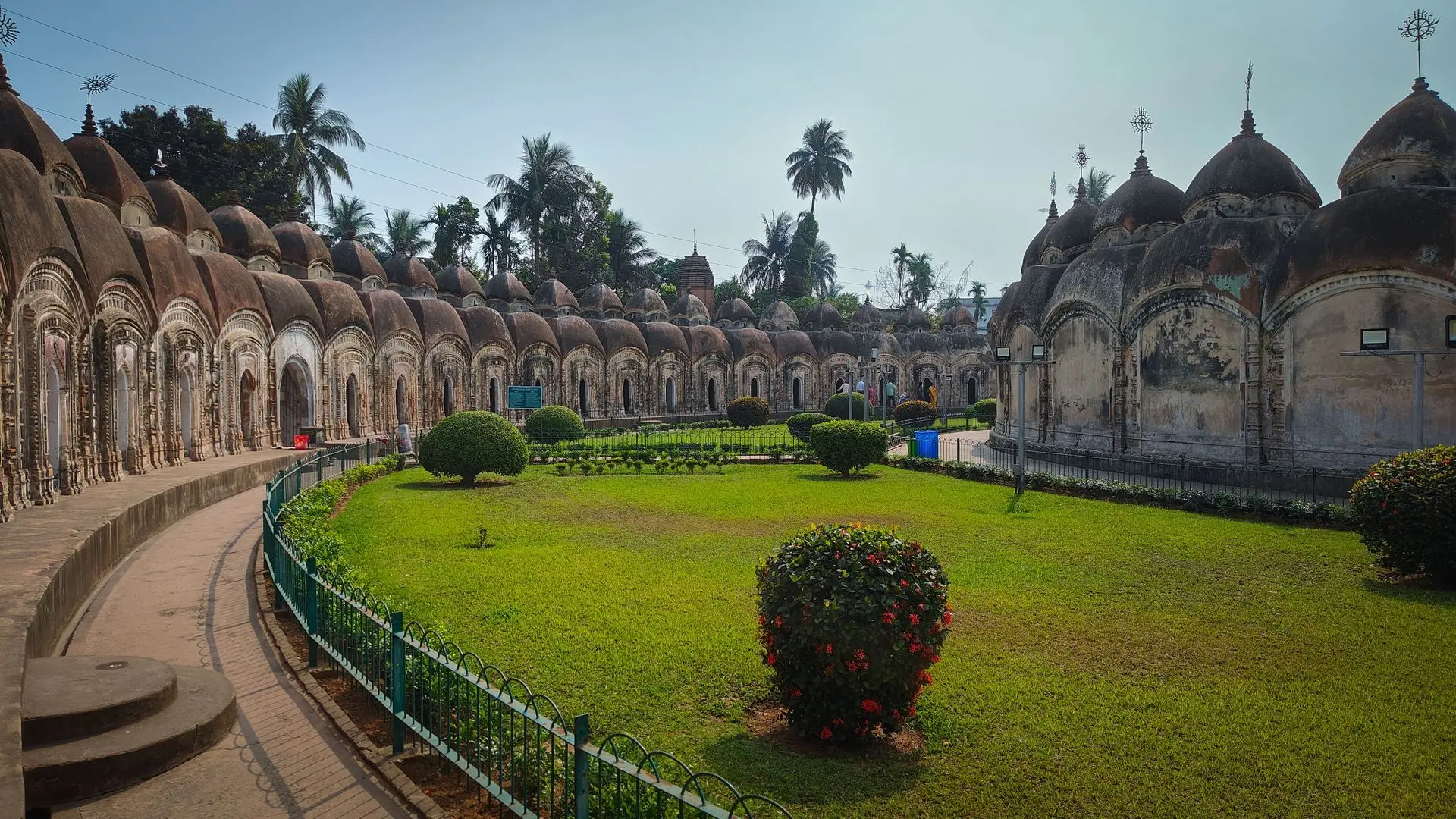 Kalna 108 shibmondir