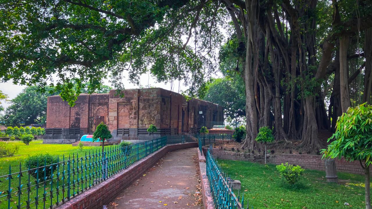 Dargah of Zafar Khan Ghazi and mosque Dargah of Zafar Khan Ghazi and mosque