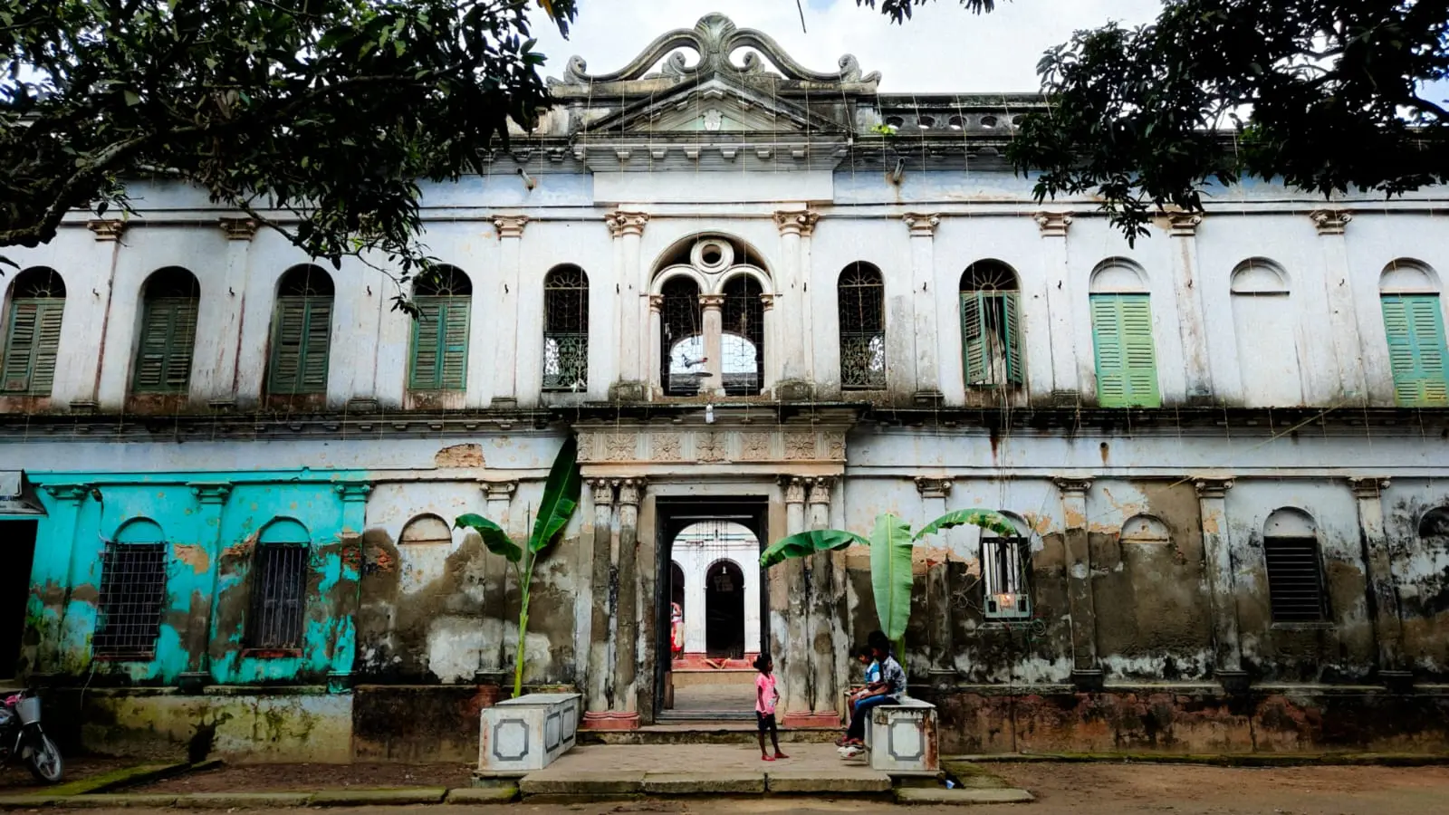 Mirhat Boro Pujobari