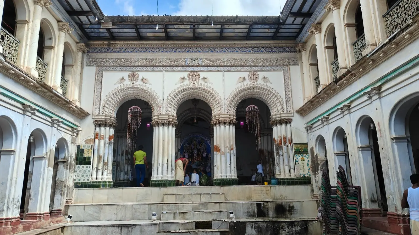 Mirhat Boro Pujobari