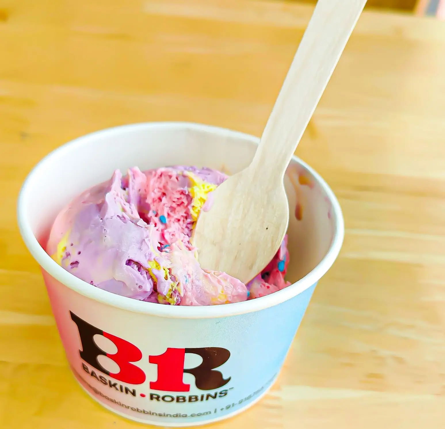 Cotton Candy scoop at Baskin Robbins