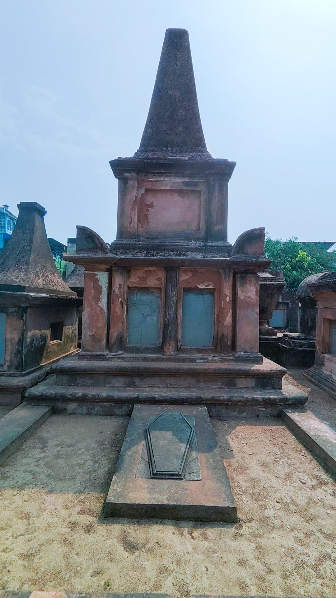 Dutch Cemetery, Chinsura