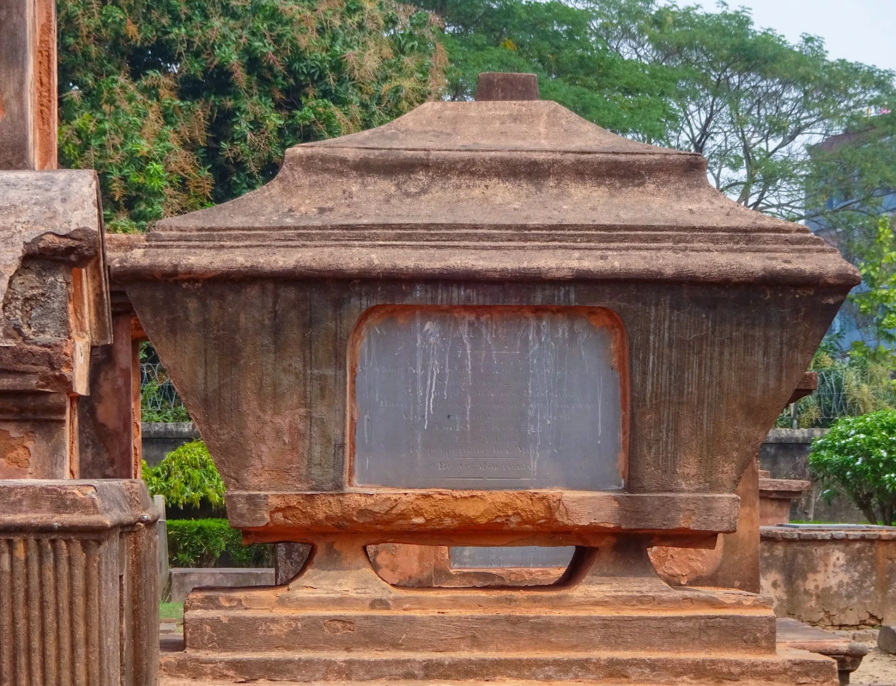 Dutch Cemetery, Chinsura