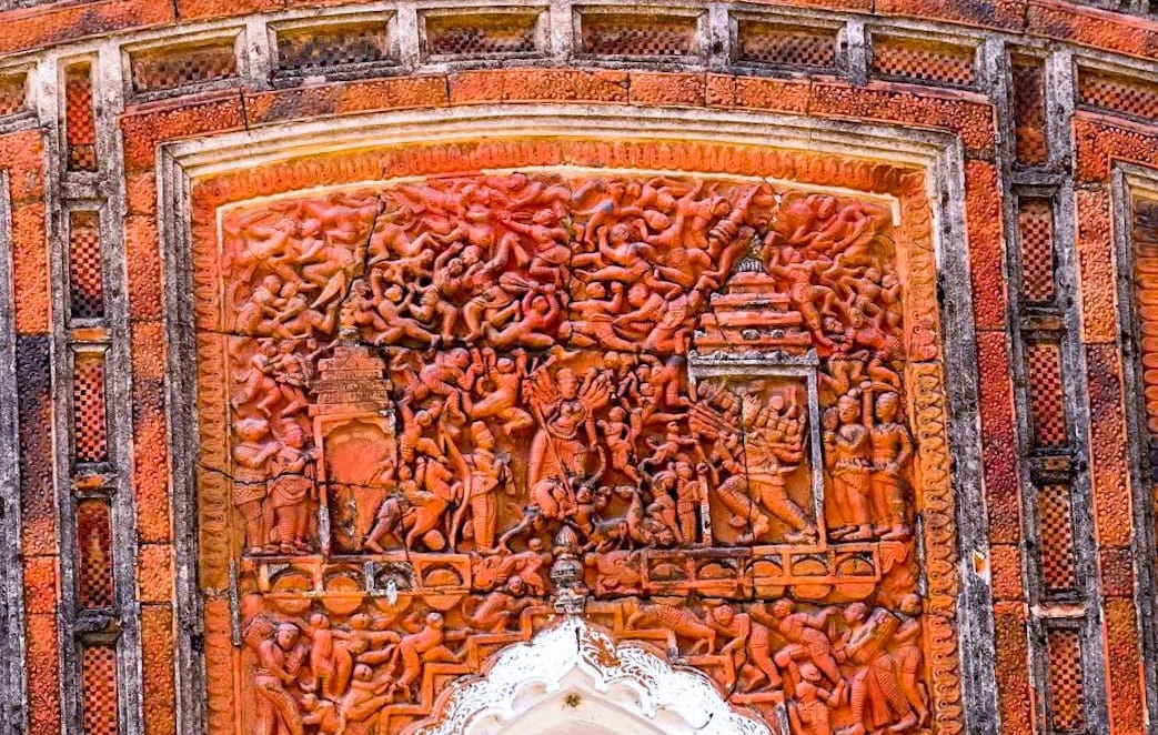 Damodar Mandir (Mejo Taraph)