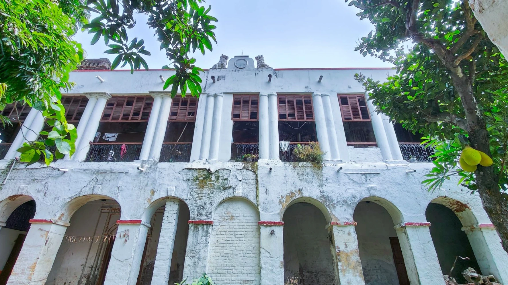 Amadpur Baghbari
