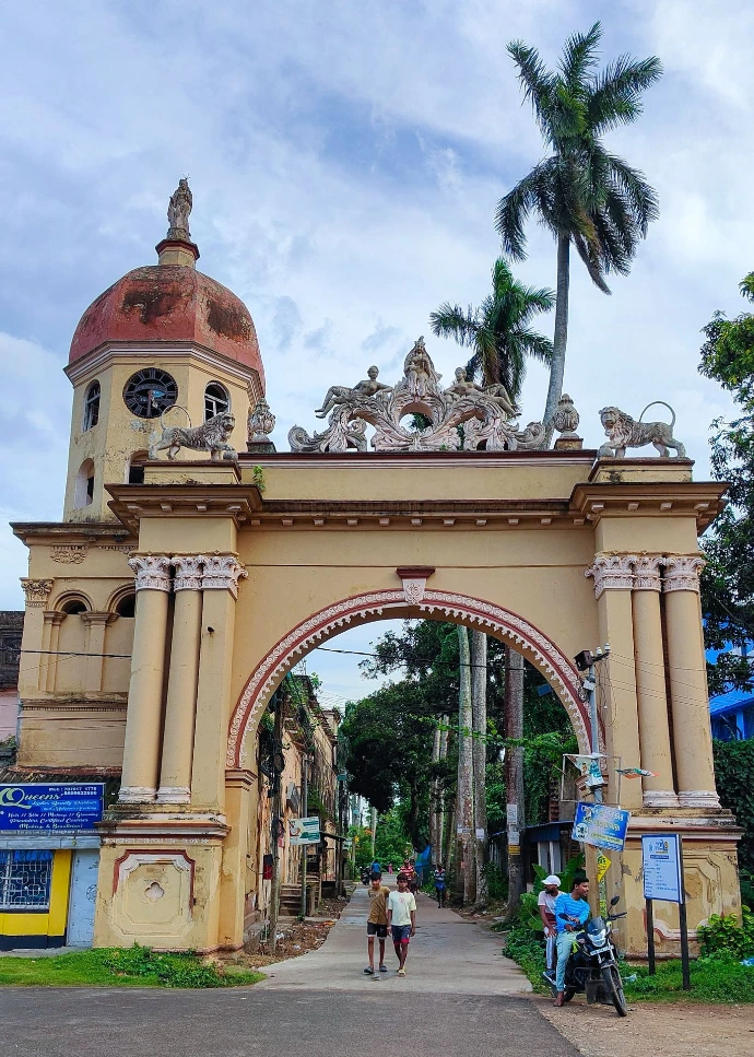 Dasghara Roy Jamidar Bari gate and clock tower