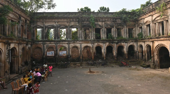 Mankar Kabiraj Bari