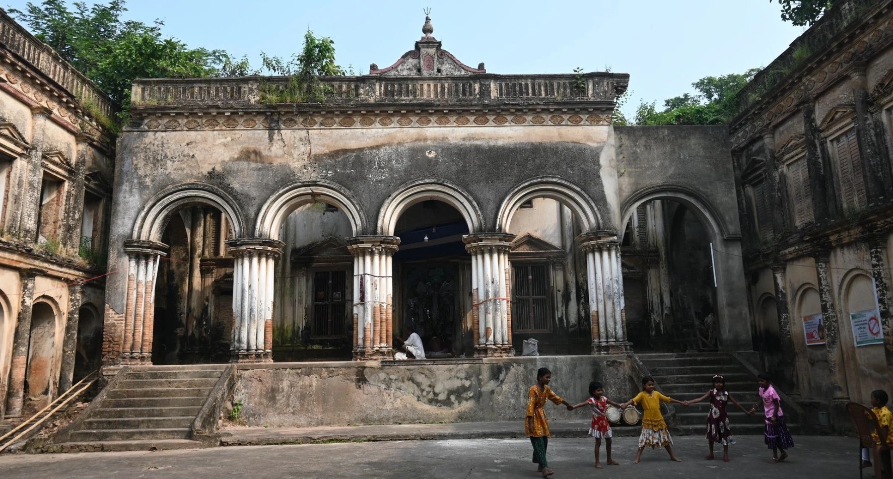 Mankar Kabiraj Bari