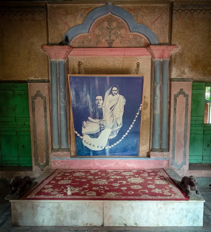 Bisalakkha Basu Samadhi Temple at Shyamsundar Thakurbari